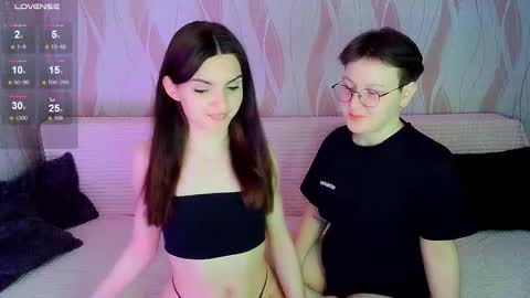 Snapshot of pornostendup chatting on December 2025 07:08:02 PM Ana and Tati online show from December 2025 07:08:02 PM