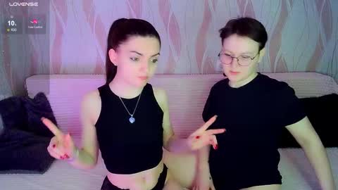 Snapshot of pornostendup chatting on December 2025 08:49:02 PM Ana and Tati online show from December 2025 08:49:02 PM