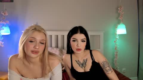 Snapshot of porshes chatting on December 2024 05:27:01 AM HERES SILVIA AND OlIVIA WELCOME EVERYONE LOVENSE DOMI REACT TO YOUR TIPS LETS MAKE A GREAT SHOW TOGETHER online show from December 2024 05:27:01 AM