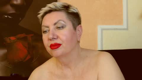 Snapshot of posh_lady chatting on December 2024 05:04:02 AM LADY POSH online show from December 2024 05:04:02 AM