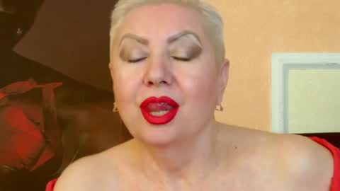 Snapshot of posh_lady chatting on December 2024 01:42:01 AM LADY POSH online show from December 2024 01:42:01 AM