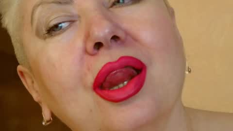 Snapshot of posh_lady chatting on December 2024 05:52:02 AM LADY POSH online show from December 2024 05:52:02 AM