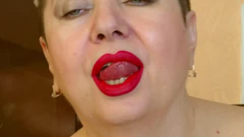 Snapshot of posh_lady chatting on January 2025 10:11:02 PM LADY POSH online show from January 2025 10:11:02 PM