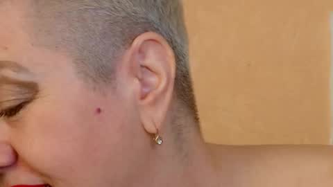 Snapshot of posh_lady chatting on October 2025 08:54:02 PM LADY POSH online show from October 2025 08:54:02 PM