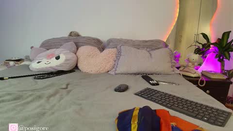 Snapshot of posigore chatting on November 2025 09:57:01 PM Anna Goth independient model online show from November 2025 09:57:01 PM