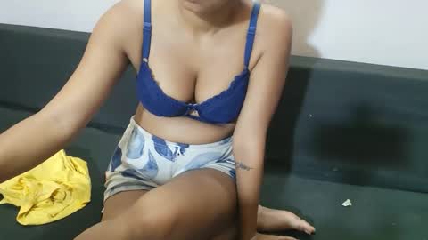 poulomi online show from October 2025 04:33:01 AM