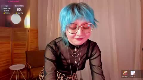 Snapshot of powderofgun chatting on June 2026 08:46:01 PM powderofgun online show from June 2026 08:46:01 PM