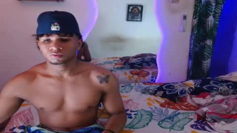 Snapshot of power_hot18 chatting on October 2025 04:57:02 AM ALEX Y ALEXA online show from October 2025 04:57:02 AM