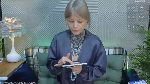 Lola online show from May 2026 04:50:02 AM