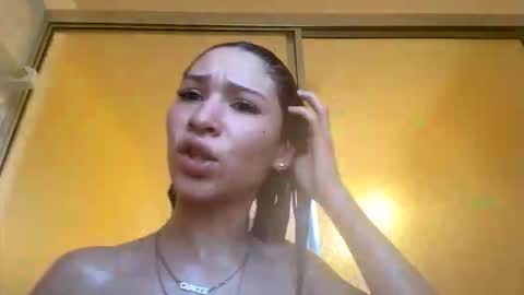 pr3ttynperla online show from November 2025 09:35:02 PM