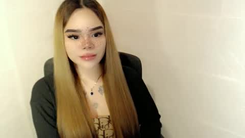 MAXXINE online show from April 2026 06:19:01 AM