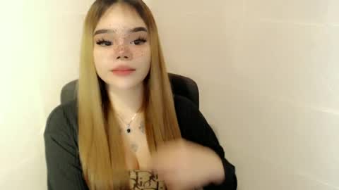 MAXXINE online show from May 2026 03:56:01 AM