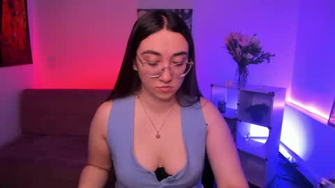 Camila  online show from June 2026 12:05:02 PM
