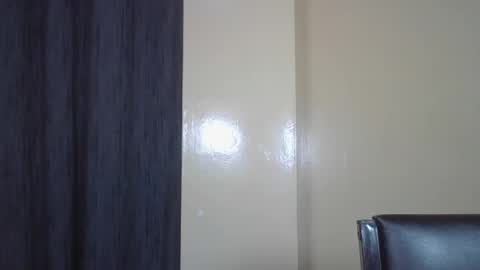 Snapshot of prettie_essy chatting on December 2025 07:53:02 PM Essy online show from December 2025 07:53:02 PM