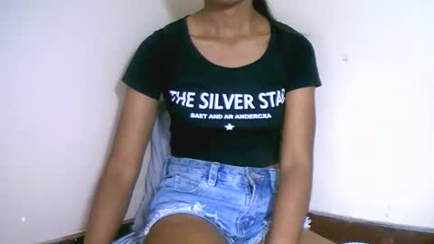 prettiethalia online show from November 2025 08:11:01 PM