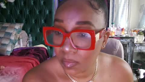 Yasmine pretty online show from June 2026 07:12:02 PM