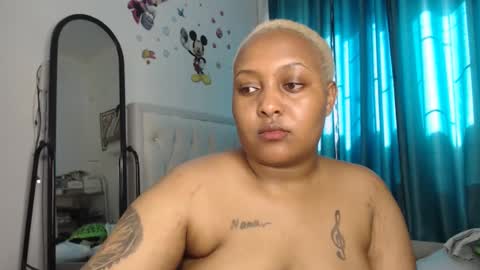 Snapshot of pretty_annah chatting on December 2024 12:19:01 PM Annah online show from December 2024 12:19:01 PM