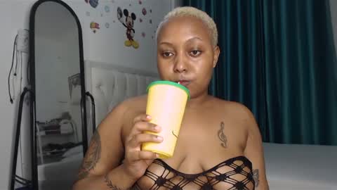 Snapshot of pretty_annah chatting on February 2025 11:34:01 PM Annah online show from February 2025 11:34:01 PM