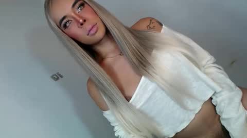 Snapshot of pretty_cloeh chatting on May 2026 04:51:02 AM pretty_cloeh online show from May 2026 04:51:02 AM