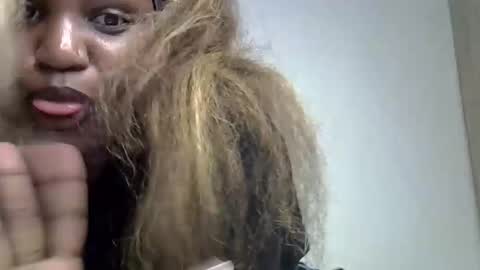 pretty_curvy99 online show from March 2026 11:24:02 AM