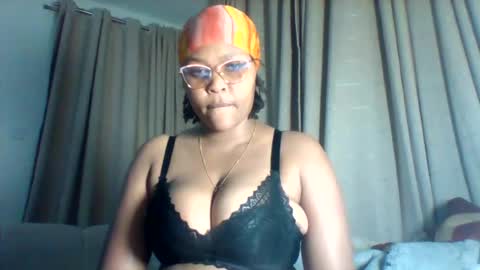 pretty_dee1 online show from July 2026 03:13:01 AM