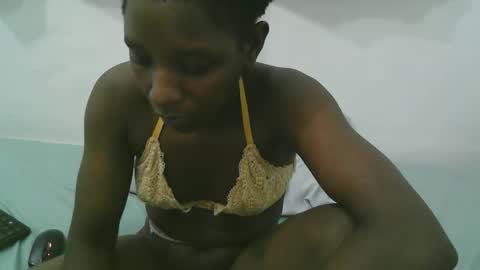 Snapshot of pretty_do chatting on April 2026 12:19:01 AM pretty online show from April 2026 12:19:01 AM
