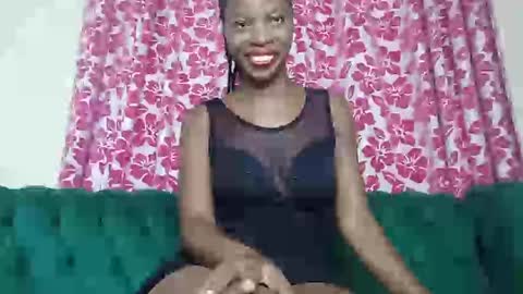 Snapshot of pretty_freaky chatting on December 2024 06:19:02 AM Maya online show from December 2024 06:19:02 AM