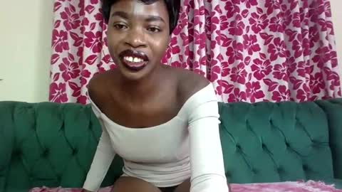 Snapshot of pretty_freaky chatting on January 2025 07:15:02 AM Maya online show from January 2025 07:15:02 AM