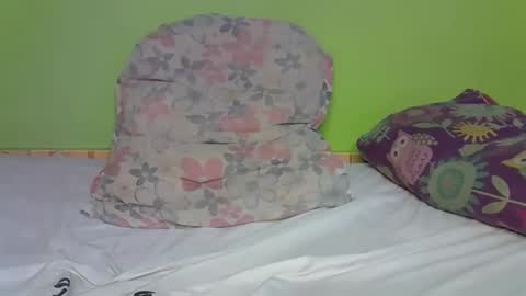 pretty_g2 online show from October 2025 07:06:02 AM