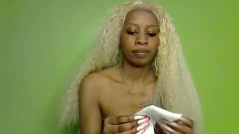 pretty_g2 online show from October 2025 09:30:01 AM