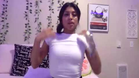 Snapshot of pretty_girl828687 chatting on November 2025 10:30:02 PM pretty_girl828687 online show from November 2025 10:30:02 PM