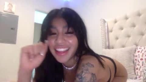 Snapshot of pretty_girl828687 chatting on March 2026 06:44:02 PM pretty_girl828687 online show from March 2026 06:44:02 PM