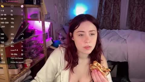 Snapshot of pretty_in_p1nk chatting on February 2025 12:19:01 AM Sophie online show from February 2025 12:19:01 AM