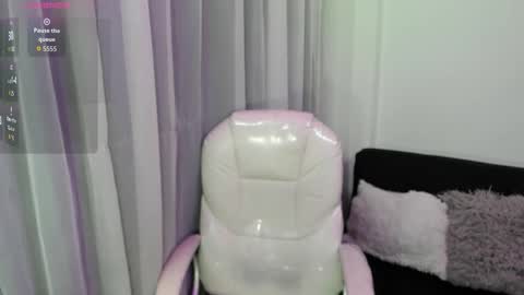 Snapshot of pretty_johnson_ chatting on February 2026 11:32:01 AM pretty online show from February 2026 11:32:01 AM