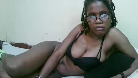 Snapshot of pretty_mellan chatting on February 2025 09:36:01 PM pretty_mellan online show from February 2025 09:36:01 PM