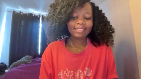 Snapshot of pretty_peaches chatting on February 2026 09:08:02 AM Pretty peaches online show from February 2026 09:08:02 AM