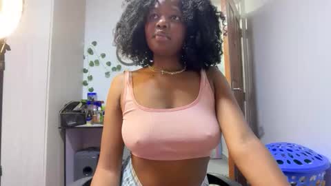 Snapshot of pretty_peaches chatting on March 2026 07:21:02 PM Pretty peaches online show from March 2026 07:21:02 PM