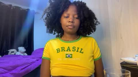 Snapshot of pretty_peaches chatting on March 2026 01:21:01 AM Pretty peaches online show from March 2026 01:21:01 AM