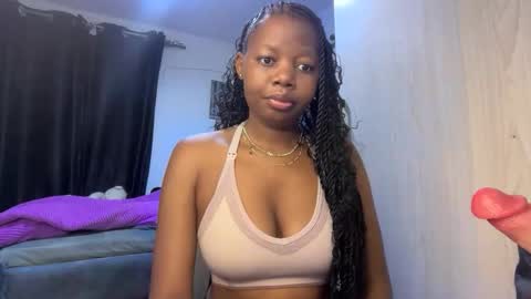 Snapshot of pretty_peaches chatting on March 2026 03:22:01 AM Pretty peaches online show from March 2026 03:22:01 AM