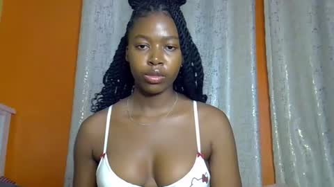 pretty_petite24 online show from May 2026 06:48:01 PM