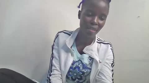 Snapshot of pretty_petite_ebony chatting on December 2024 03:00:02 PM pretty_petite_ebony online show from December 2024 03:00:02 PM