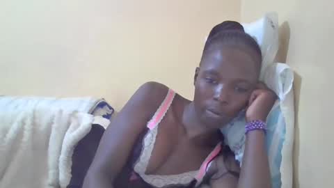 Snapshot of pretty_petite_ebony chatting on January 2025 01:53:02 AM pretty_petite_ebony online show from January 2025 01:53:02 AM