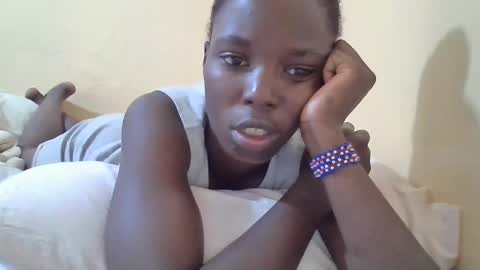Snapshot of pretty_petite_ebony chatting on March 2025 04:47:01 AM pretty_petite_ebony online show from March 2025 04:47:01 AM