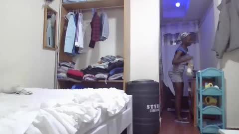 Snapshot of pretty_petite_ebony chatting on October 2025 07:36:02 PM pretty_petite_ebony online show from October 2025 07:36:02 PM