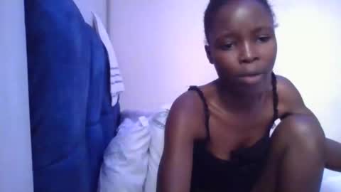 pretty_petite_ebony online show from April 2026 06:11:02 AM