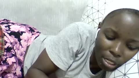 pretty_petite_ebony online show from June 2026 01:15:02 AM