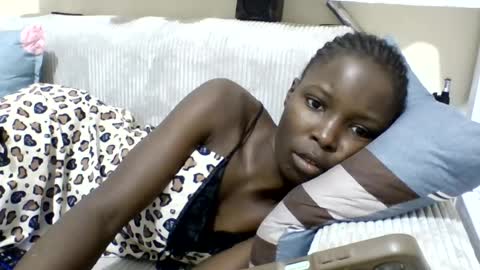 pretty_petite_ebony online show from June 2026 09:41:02 PM