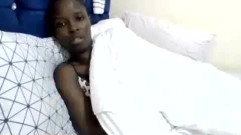 pretty_petite_ebony online show from June 2026 12:22:01 PM