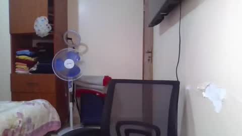 pretty_shila online show from April 2026 05:21:01 PM