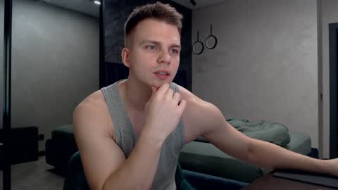 Snapshot of pretty_sweety chatting on December 2024 06:17:01 PM Justin online show from December 2024 06:17:01 PM